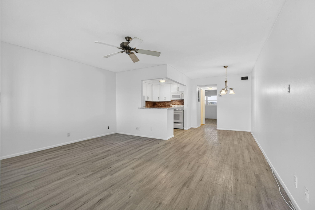 100 Shore Court - Photo 11