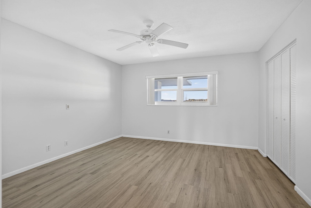 100 Shore Court - Photo 15