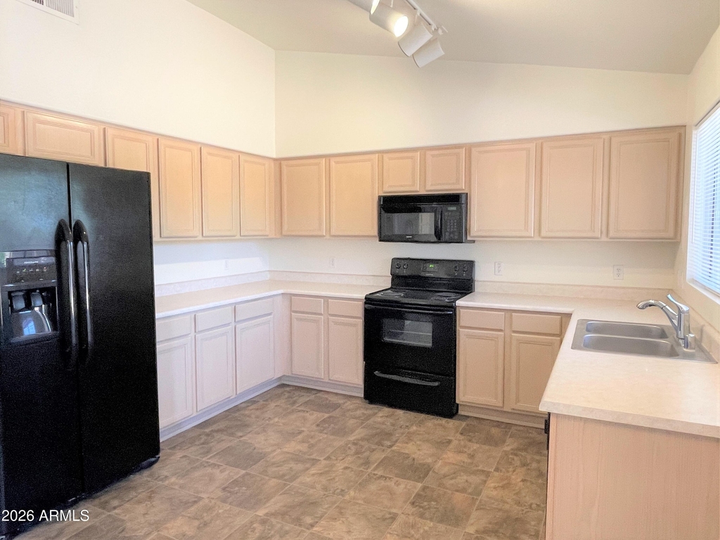 16001 N 50th Avenue - Photo 7