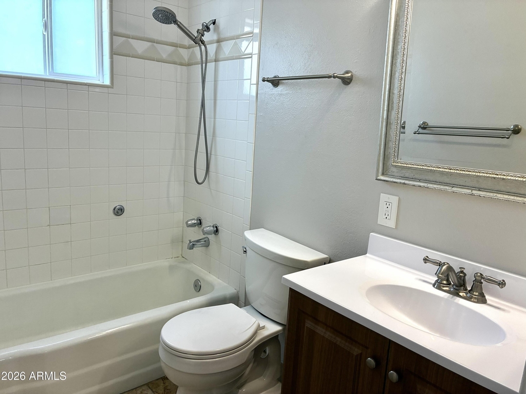 523 E Malibu Drive - Photo 16