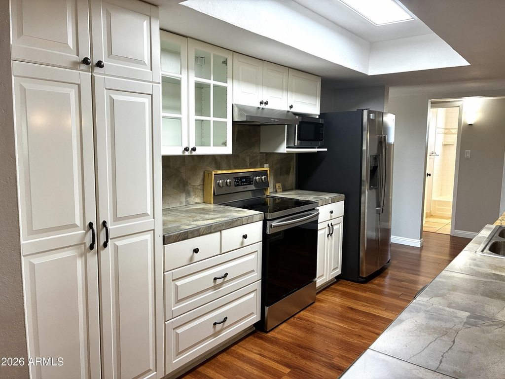 523 E Malibu Drive - Photo 3