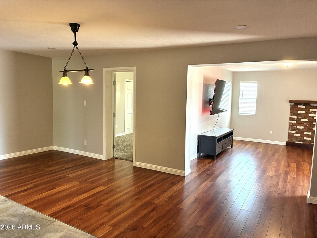 523 E Malibu Drive - Photo 9