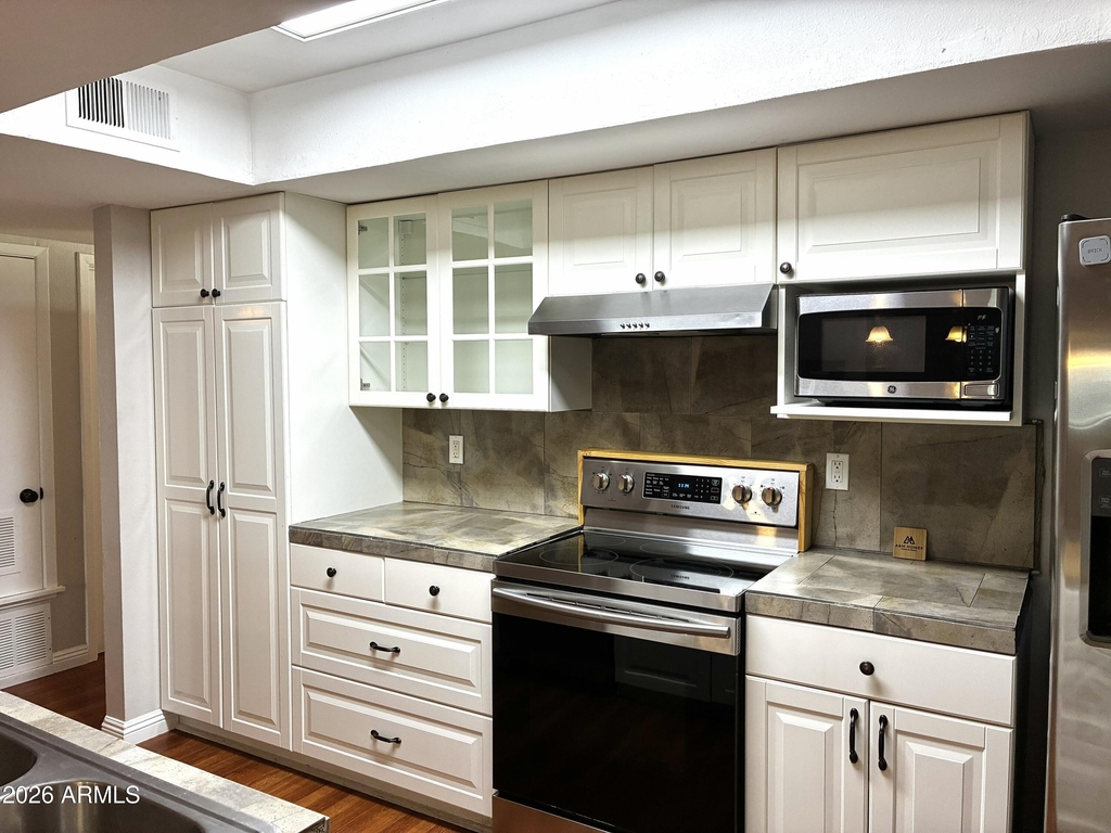 523 E Malibu Drive - Photo 4