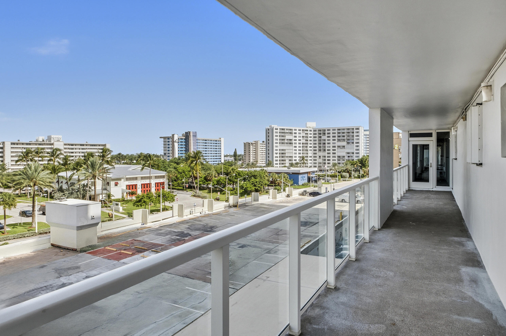111 N Pompano Beach Boulevard - Photo 51