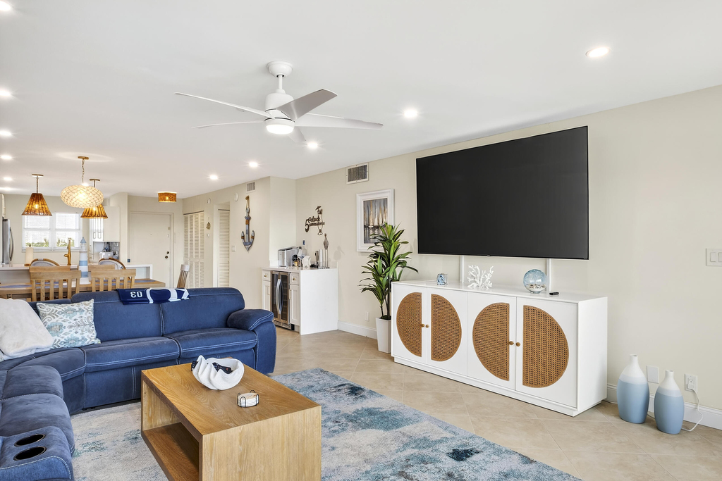 111 N Pompano Beach Boulevard - Photo 11