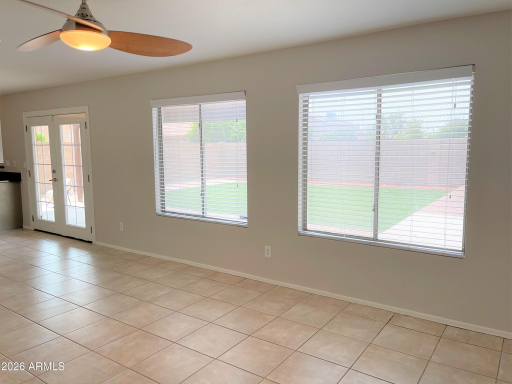 8535 W Vogel Avenue - Photo 9
