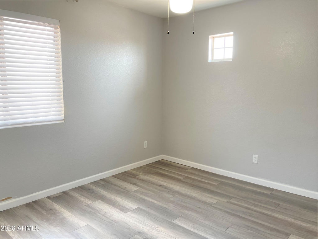 8535 W Vogel Avenue - Photo 17