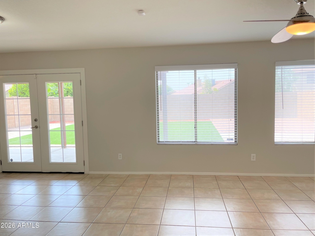 8535 W Vogel Avenue - Photo 7