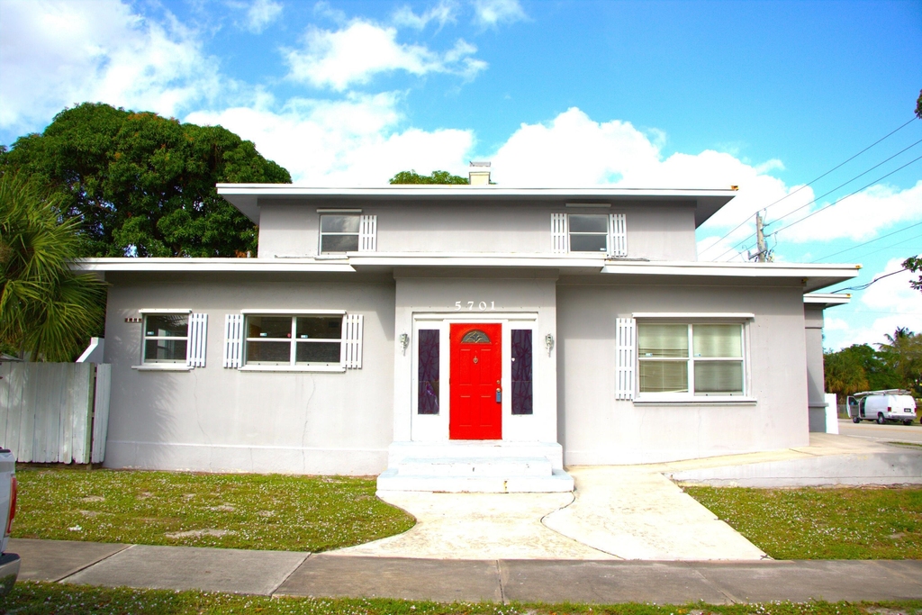 5701 N Flagler Drive - Photo 0