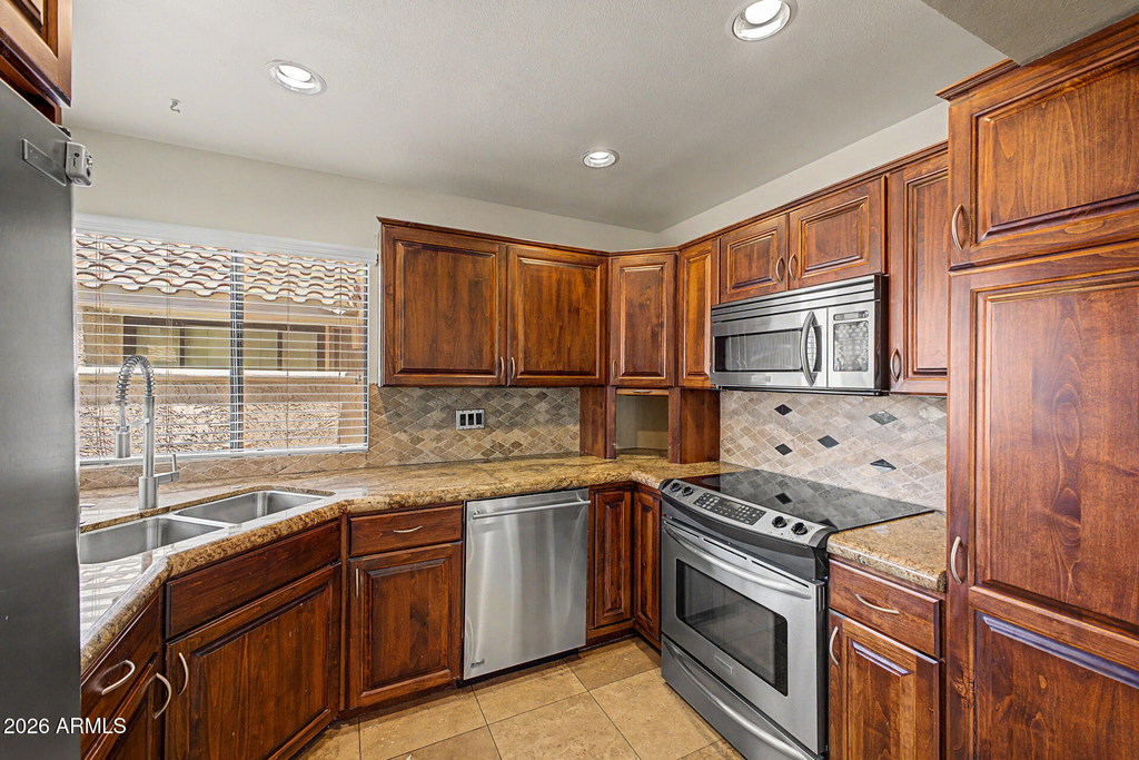 10115 E Mountain View Road - Photo 0