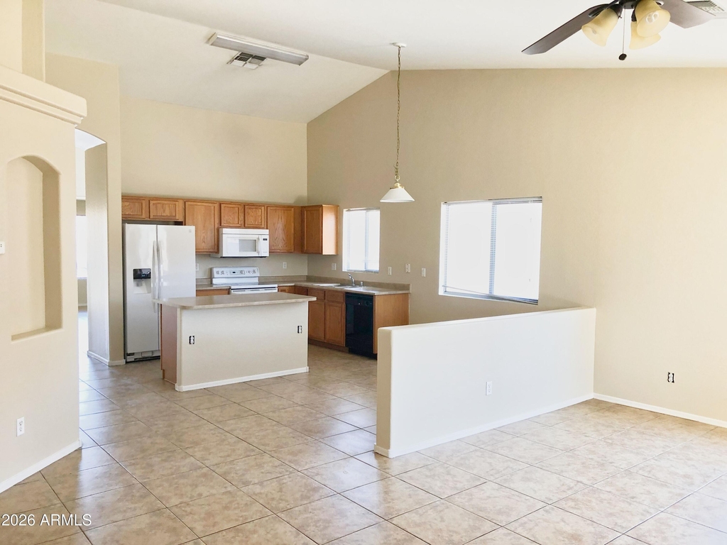 16023 W Williams Street - Photo 3