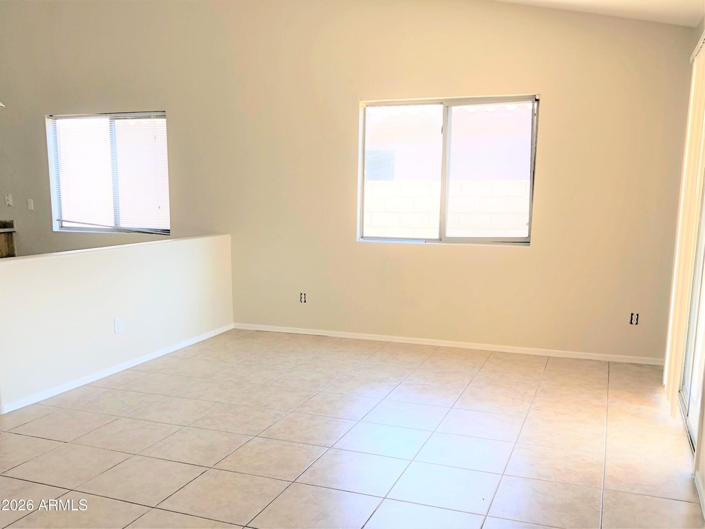 16023 W Williams Street - Photo 4