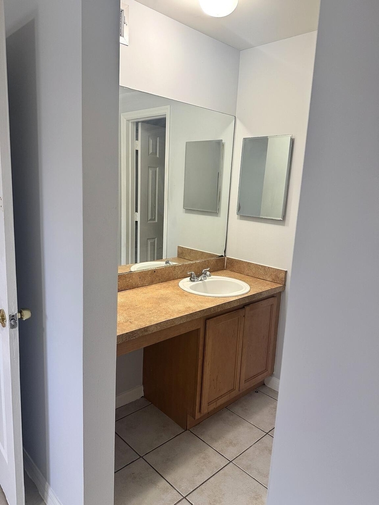 2800 Nw 55th Avenue - Photo 2