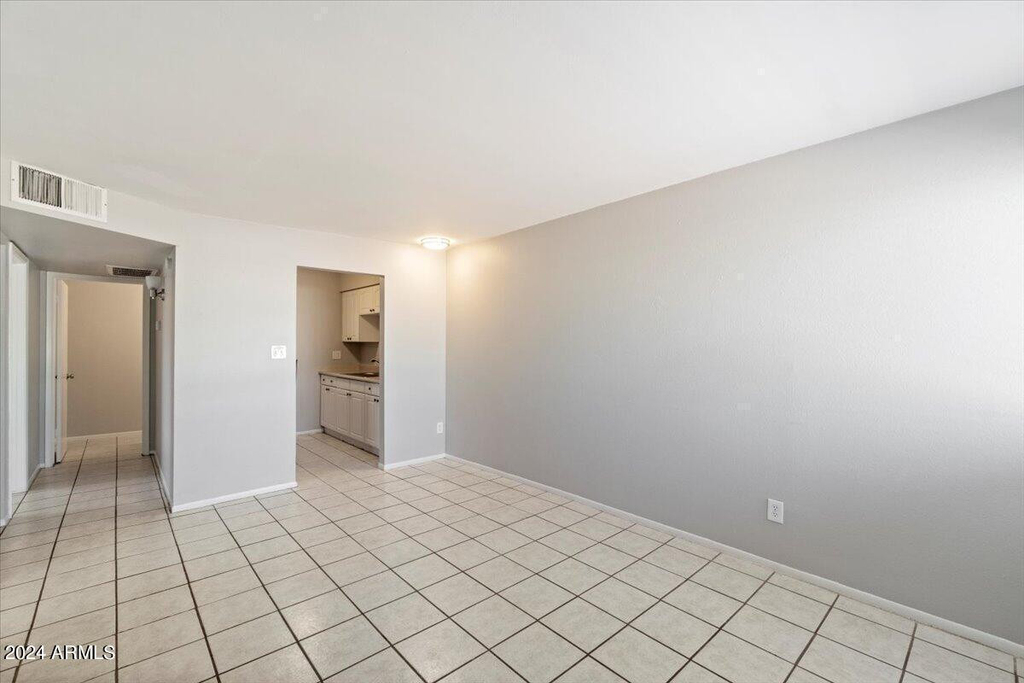 1333 W 5th Street - Photo 3