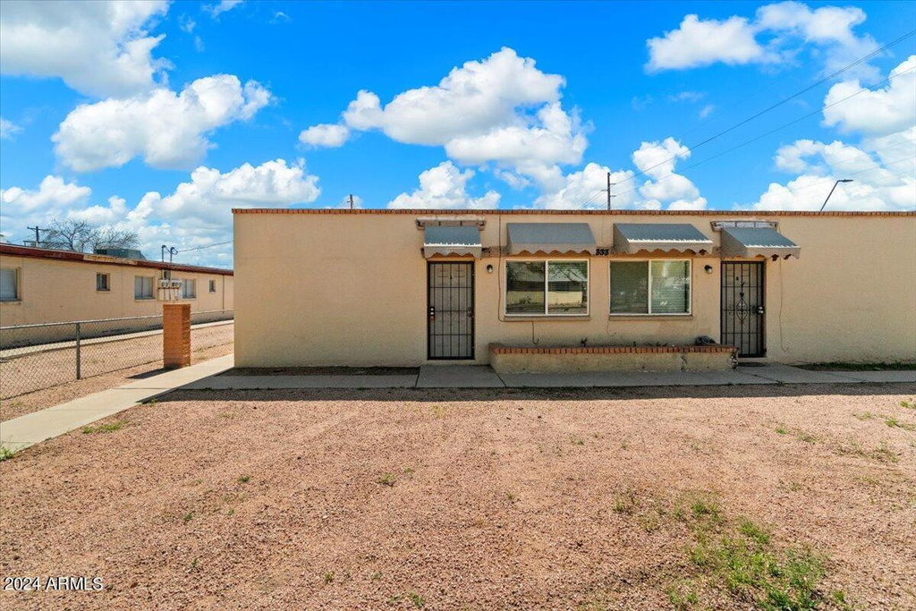 1333 W 5th Street - Photo 0
