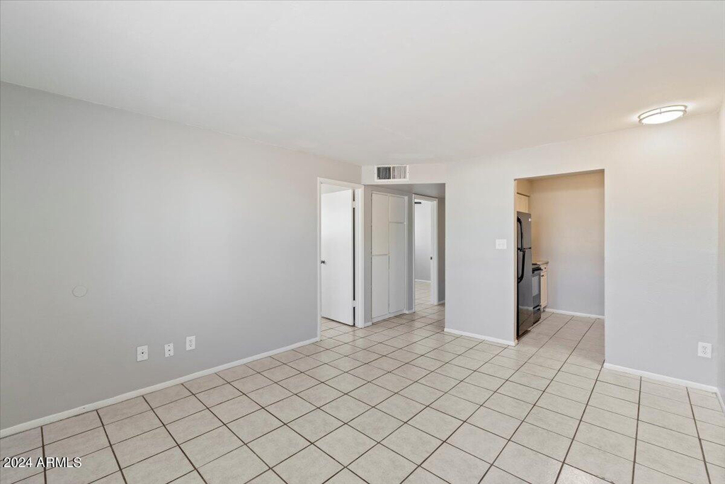 1333 W 5th Street - Photo 2