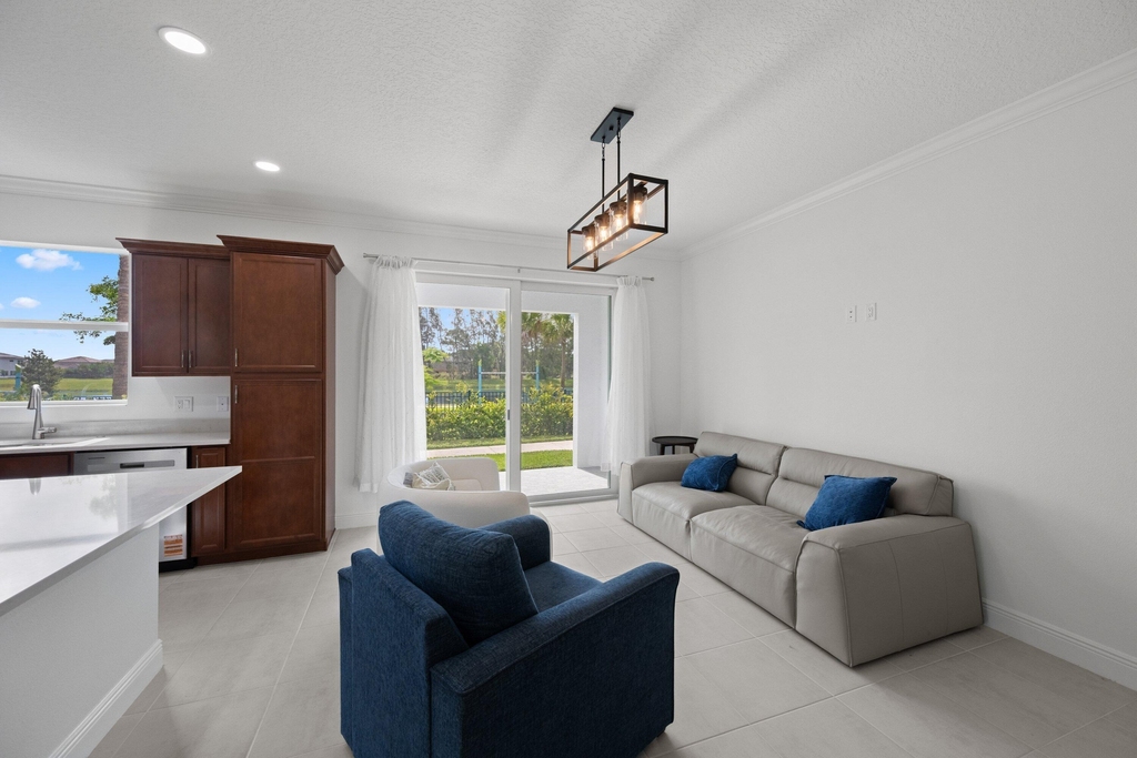 4574 Longwood Lake Square - Photo 4