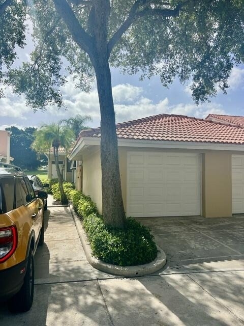 225 Old Meadow Way - Photo 1