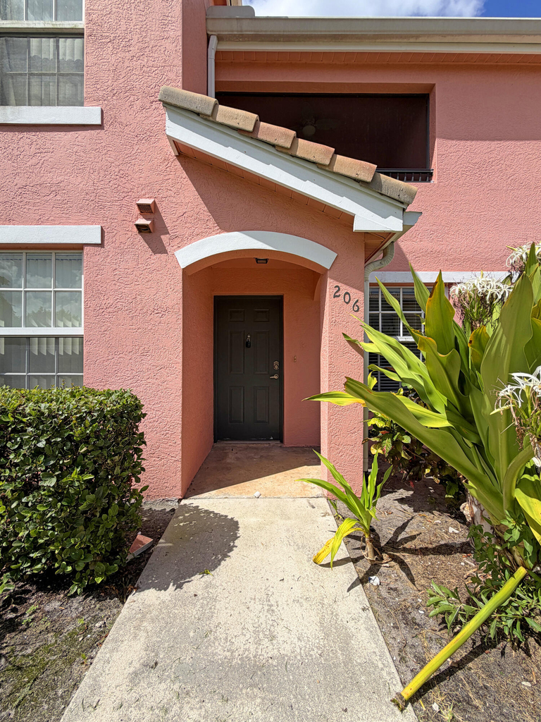 132 Sw Peacock Boulevard - Photo 1
