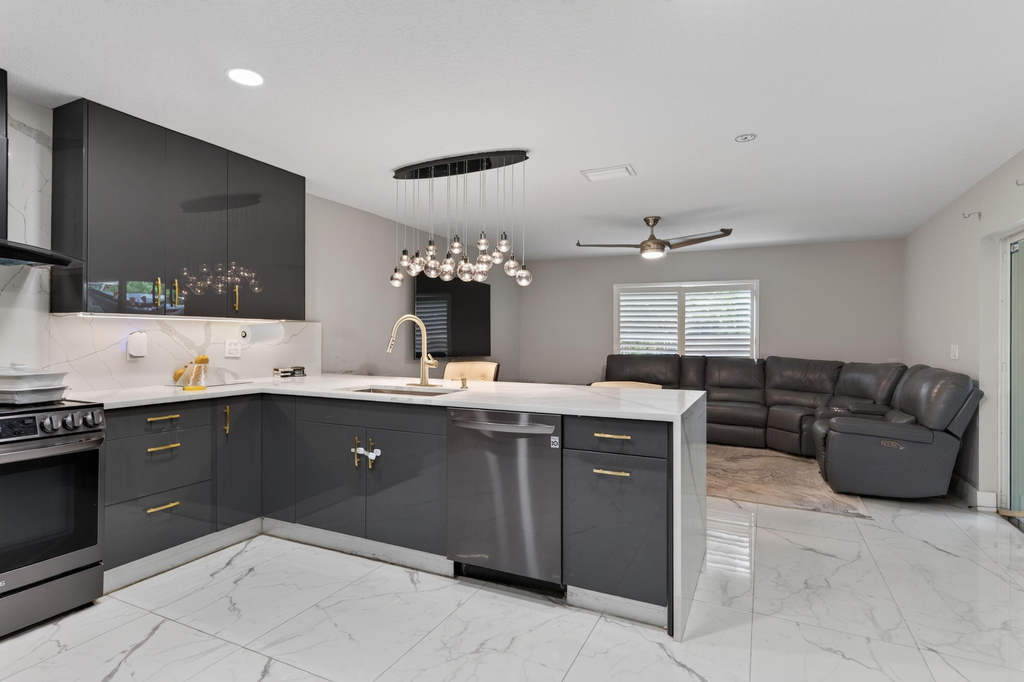 6544 Adriatic Way - Photo 5