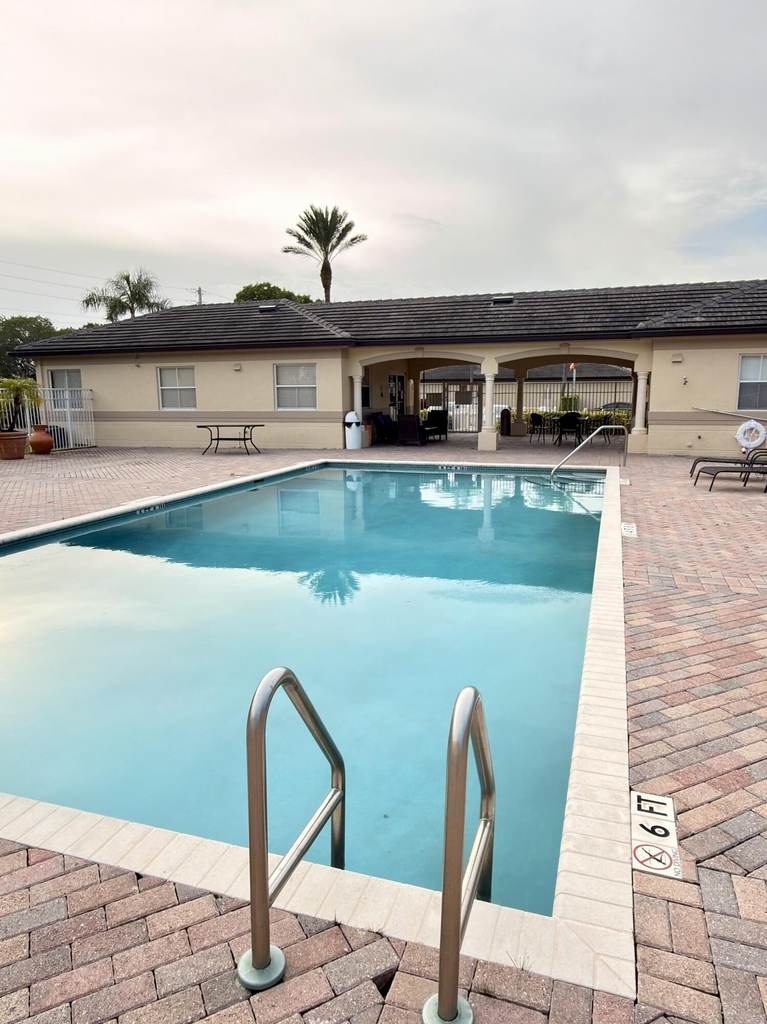 2080 Greenview Shores Boulevard - Photo 24