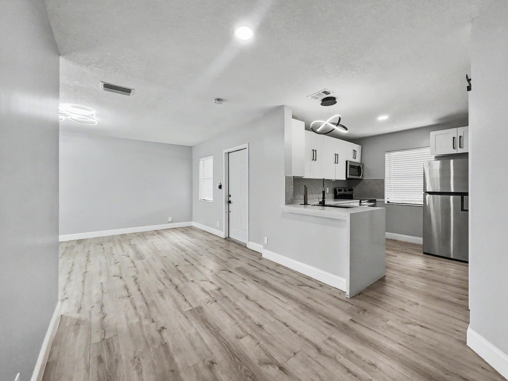 378 Nw 2nd Way - Photo 5