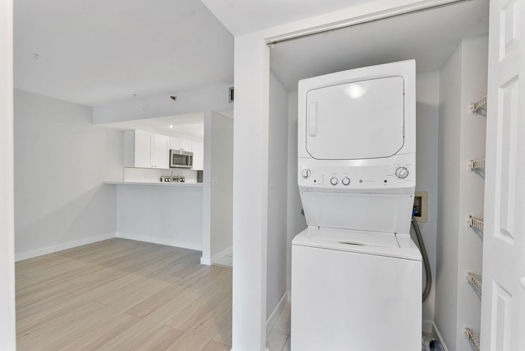 20 Royal Palm Way - Photo 11