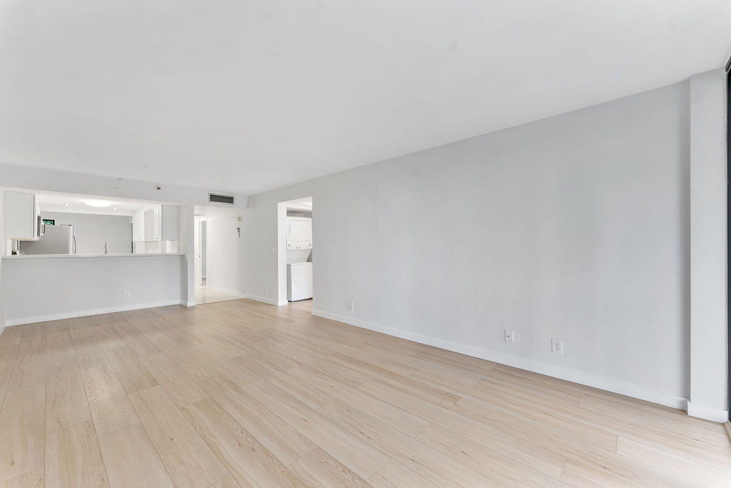 20 Royal Palm Way - Photo 9