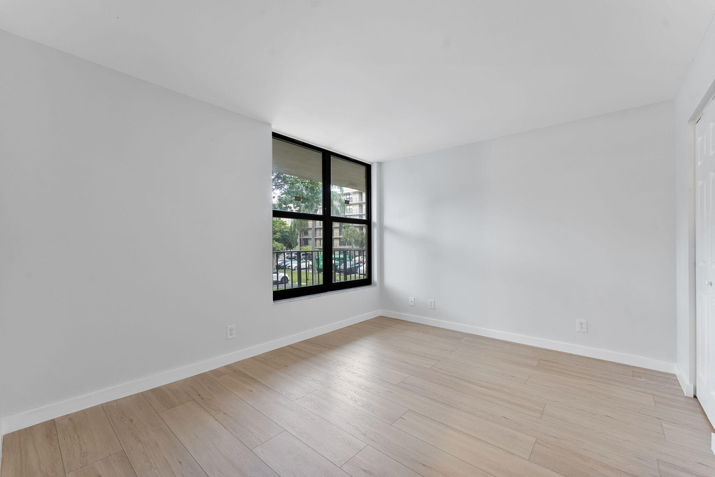 20 Royal Palm Way - Photo 19