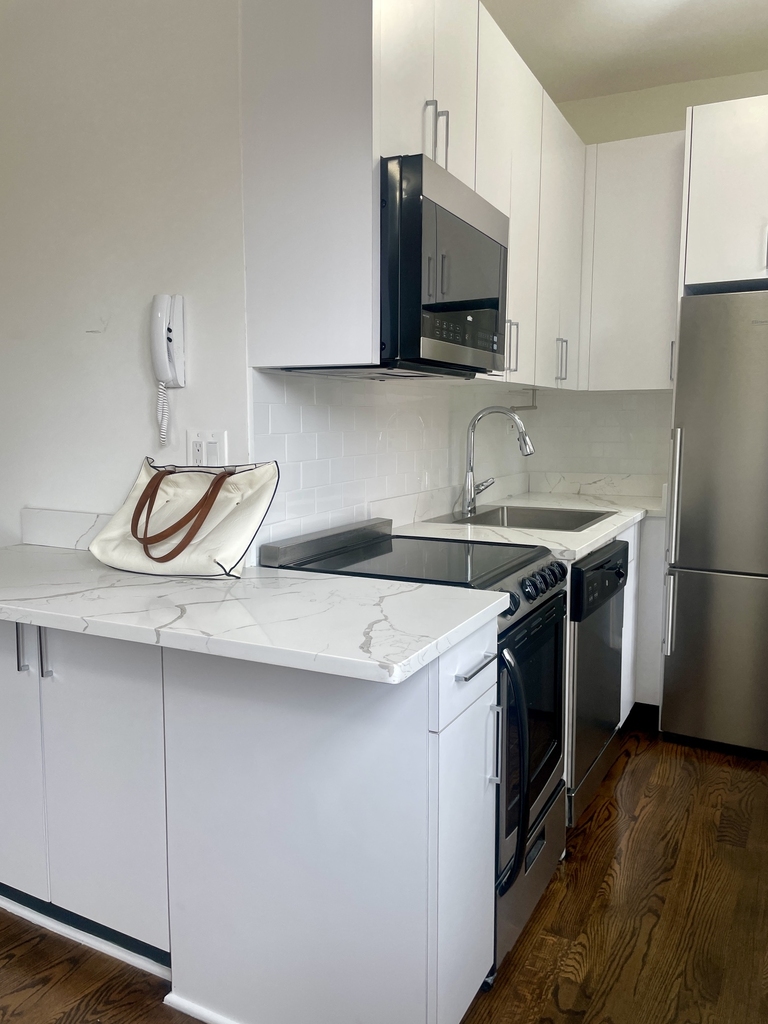 219 East 69th Street, PHA - Photo 5