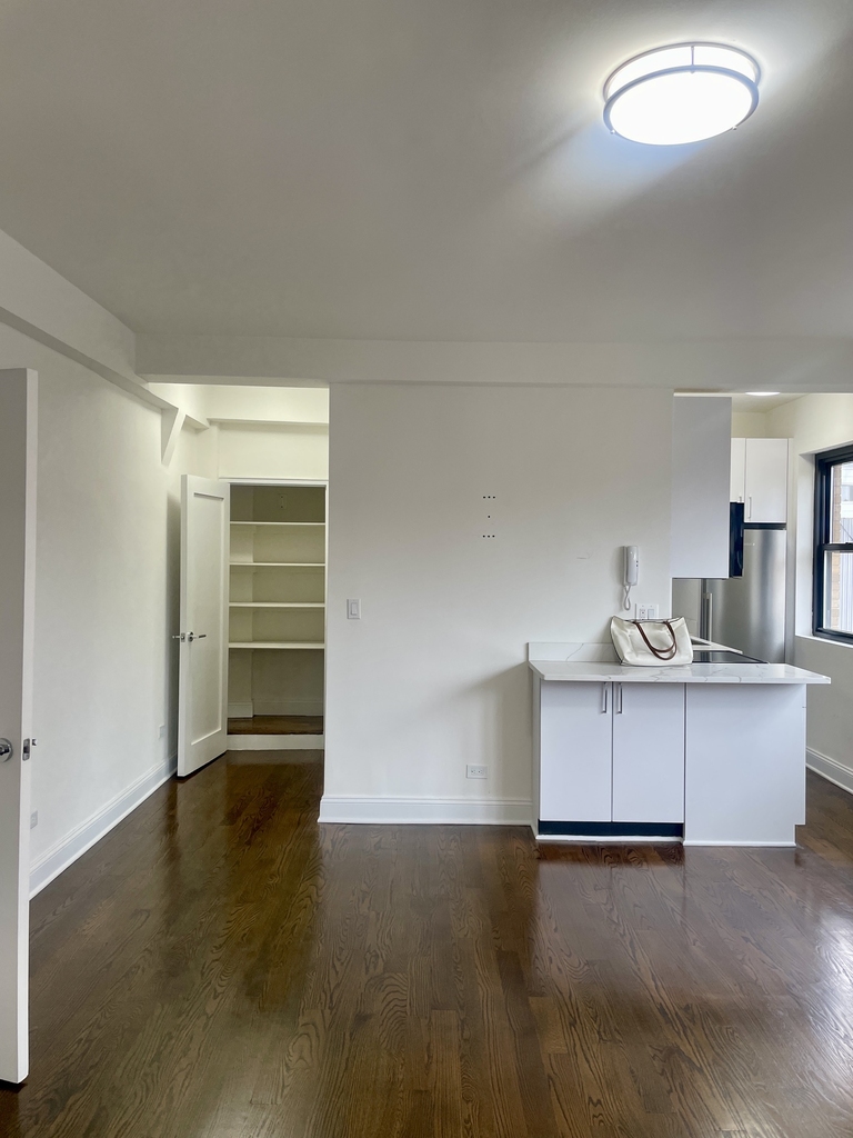 219 East 69th Street, PHA - Photo 4