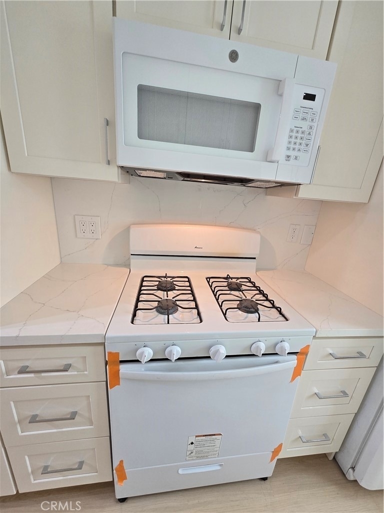 1216 N Formosa - Photo 4