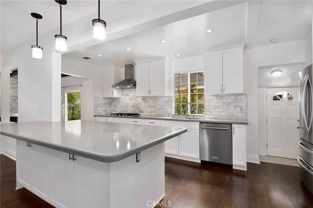5352 Geyser Avenue - Photo 6