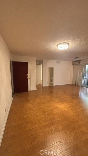 18530 Hatteras Street - Photo 2
