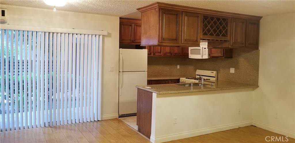 18530 Hatteras Street - Photo 0
