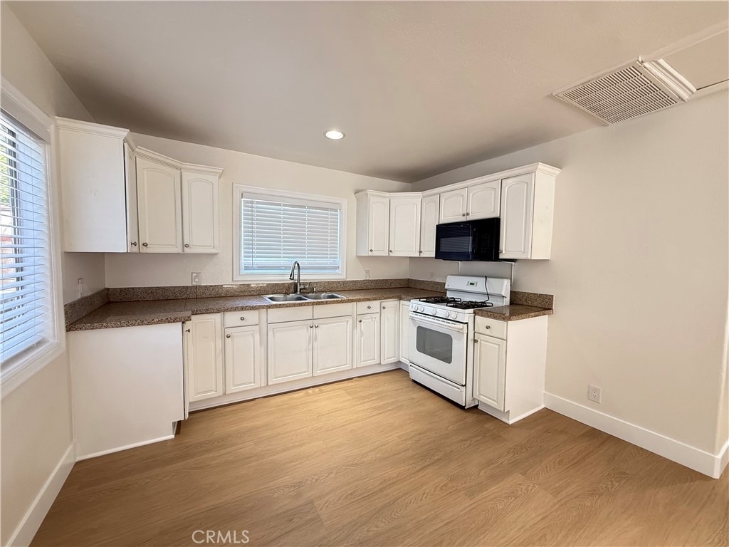 10556 El Dorado Avenue - Photo 0