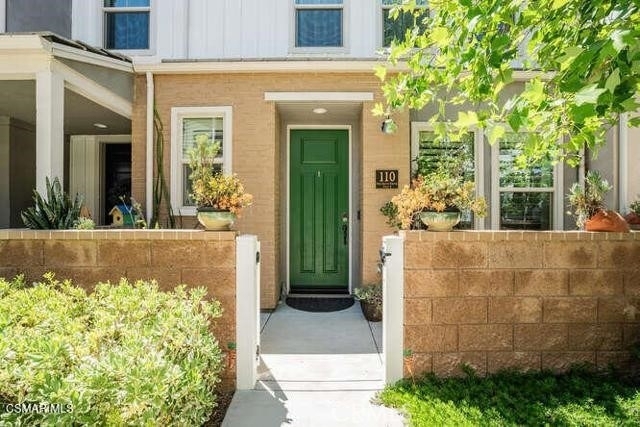 110 Red Brick - Photo 2