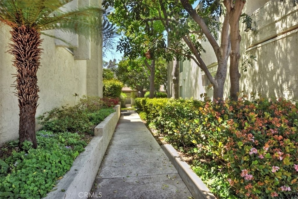 11856 Moorpark Street - Photo 37