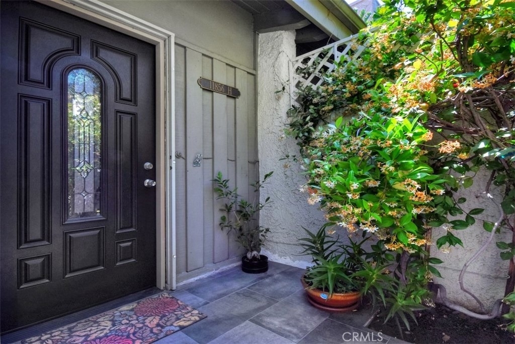 11856 Moorpark Street - Photo 2