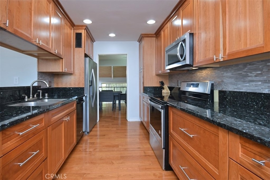 11856 Moorpark Street - Photo 19