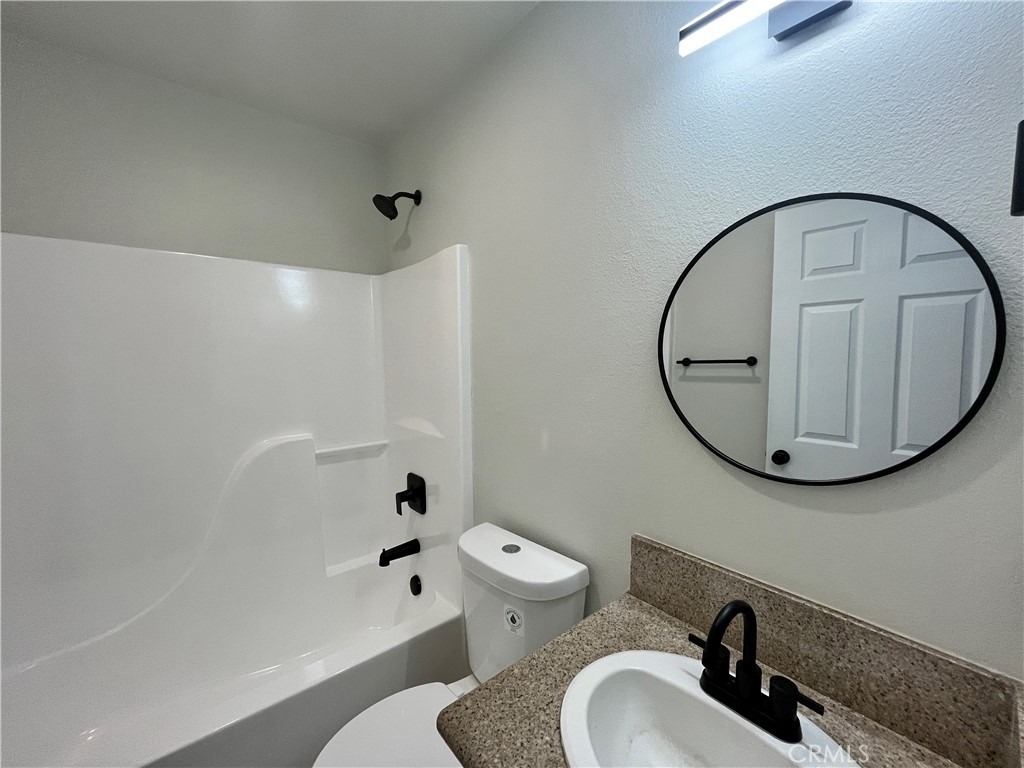 1004 S Riverside Avenue - Photo 9