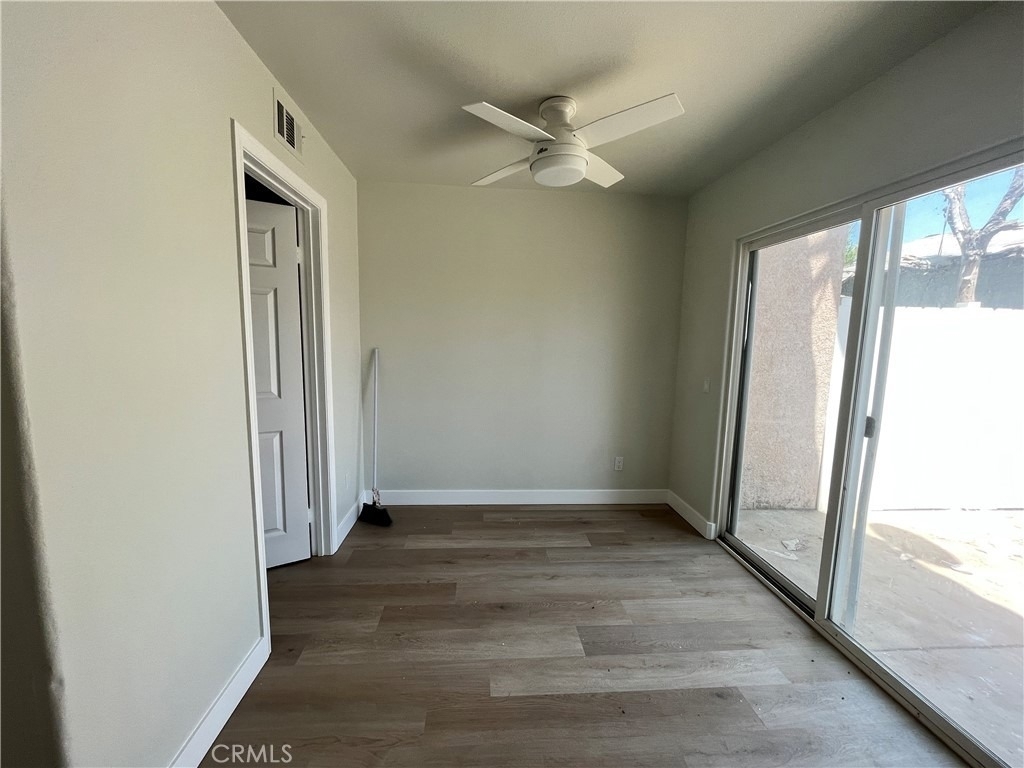 1004 S Riverside Avenue - Photo 4