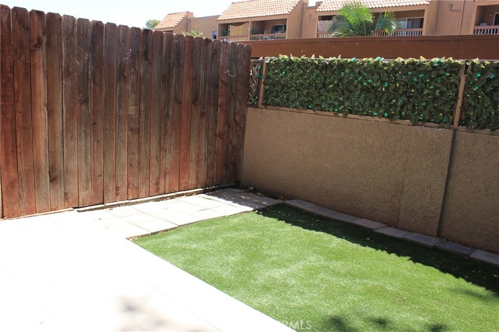 6600 Warner Avenue - Photo 36