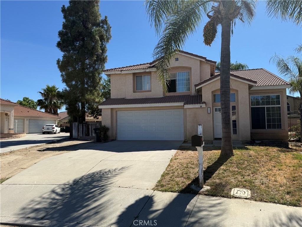 828 Greenwich Court - Photo 2