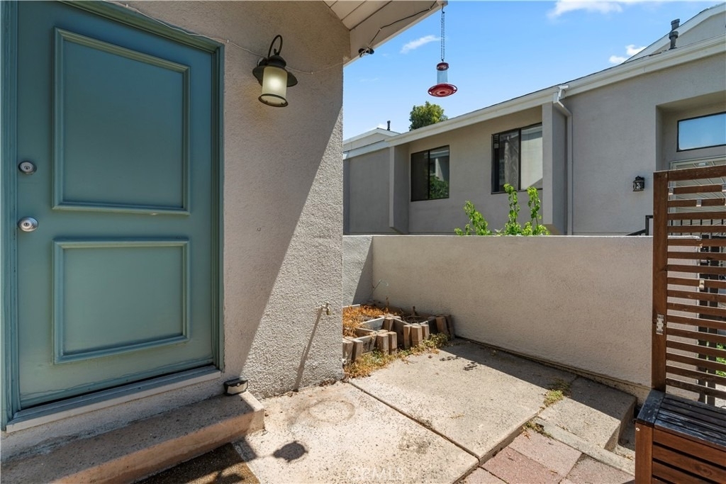 1532 Windsor - Photo 1