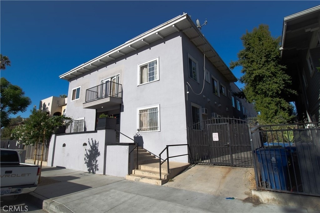 1112 Elden Avenue - Photo 0
