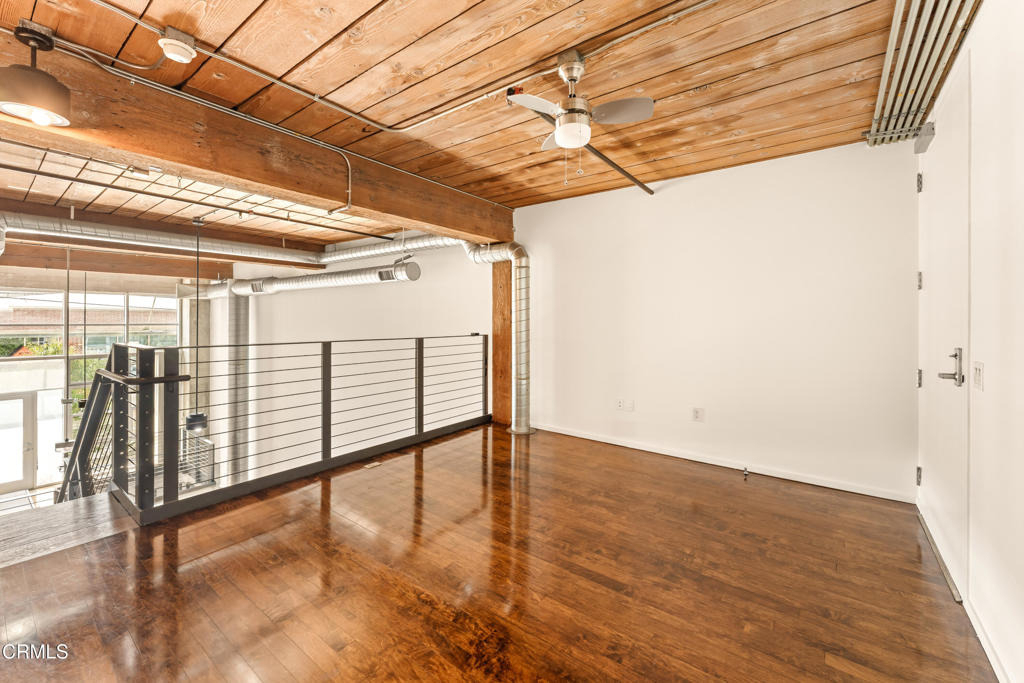 530 S Hewitt Street - Photo 11