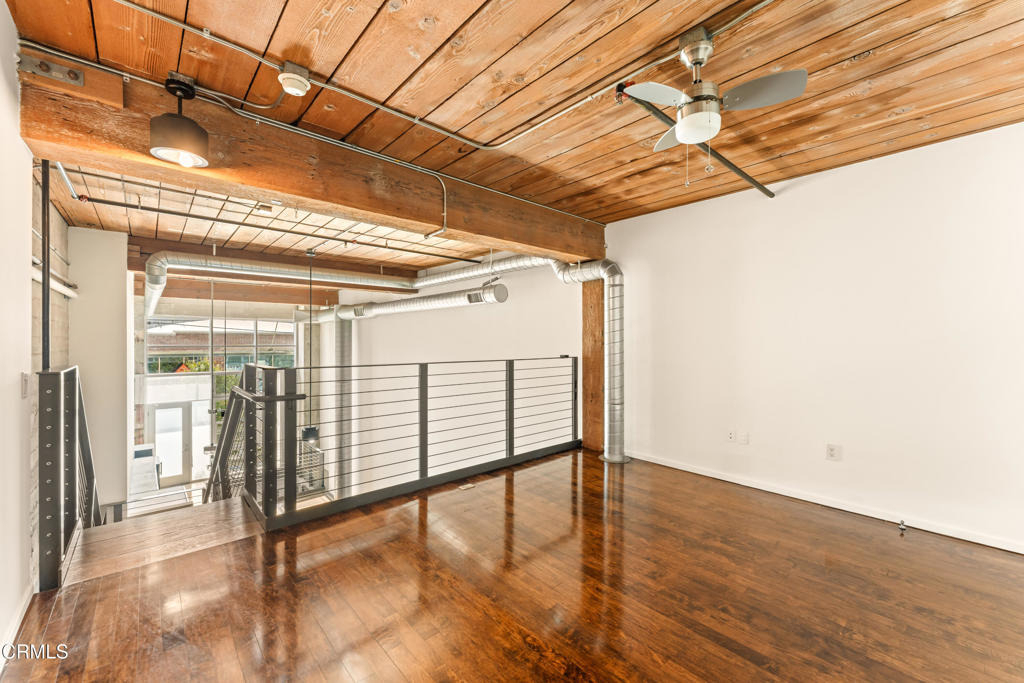 530 S Hewitt Street - Photo 9