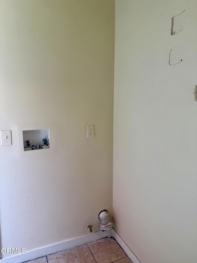 1176 W 38th Street - Photo 10