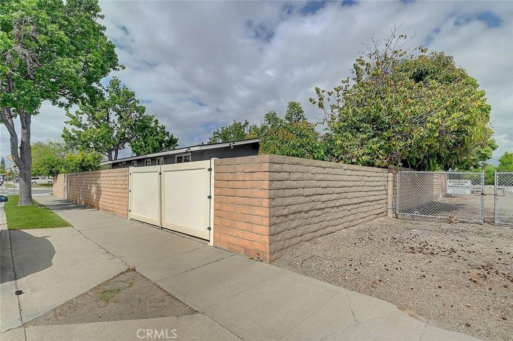 2044 W Spruce Avenue - Photo 56